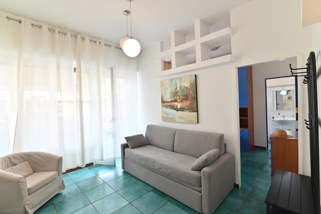 Izzhome Holiday Terrace Cagliari Exterior photo